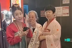 大年初一家人团聚，到唐风御宴体验唐代皇室用膳，歌舞升平亲情浓视频封面