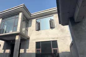 房檐飘出来40公分，还能装上梁拖吗？后悔没做60公分的房檐视频封面