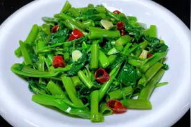 炒空心菜，直接下锅炒就错了，教你饭店技巧，鲜嫩脆爽碧绿不出水