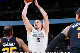 约基奇的名字从此与张伯伦、罗伯特森并列史册#掘金#约基奇#NBA视频封面