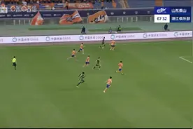 技术太强！18岁王钰栋爆趟外援，梅开二度，11轮8球，领跑射手榜