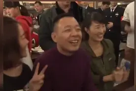 从叛递少年到国民老板，看完才知道于东来凭啥能成为中国零售标杆视频封面