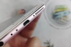 教你如何清理手机扬声器灰尘，很简单，一键搞定