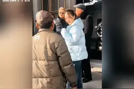 郭富城陪老婆方媛回安徽老家过年，郭天王还是那么帅视频封面