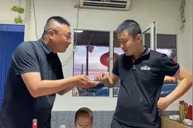 内蒙古鄂尔多斯大草原的扣三敬二，一轮下来牛经理呛不住了