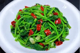 炒红薯叶，切忌别焯水和直接下锅炒，教你饭店技巧，比吃肉还要香