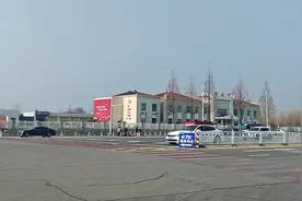 离开商丘一路向南，过了淮河就是南方了，这边花开了。视频封面