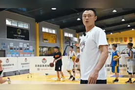 争议：运一次球，跑七步，真的没问题吗？走步还是不走步？视频封面