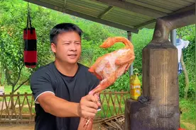 2块钱一斤的猪肉没人吃，买了25斤喂甲鱼，这甲鱼吃的也太好了
