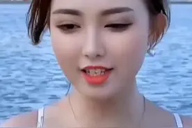 海滩美女视频封面