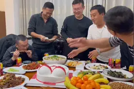 那一年兄弟过生日，欢聚一起，其乐融融！视频封面