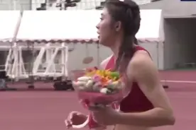 吴艳妮以12秒80的成绩夺100米栏冠军视频封面