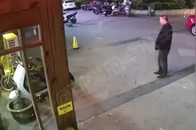 盘点女生喝醉酒爆笑场面，搞笑场面让人失控，太搞笑了视频封面