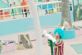 #太劲爆了，北京野生动物园表演场会跳舞的凤头鹦“雪儿”真可爱视频封面