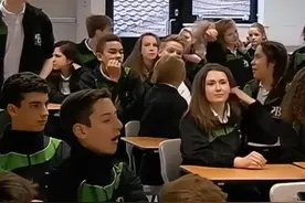 当外国学生尝试接受中式教育，没想到直接破防落泪#纪录片解说 #视频封面