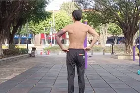 少侠不练胸的吗：今天我就告诉你，一条单杠就可以了视频封面