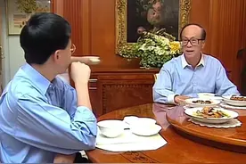 1998年！亚洲首富李嘉诚和儿子李泽钜 李泽楷的家庭聚餐！！视频封面