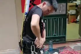 不用整机拆，就可以更换空调主机生锈的铁支架。