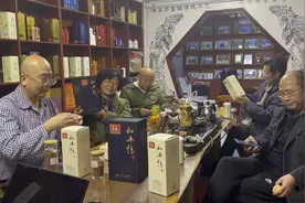 29240116唐师曾:#和平鸭#，贵州遵义仁和茅台镇#鸭茅#视频封面