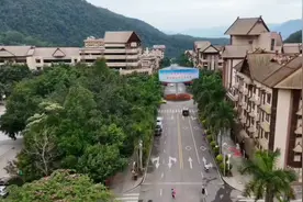 云南有四座县城，人口都不到3万，经济发展水平和乡镇差不多