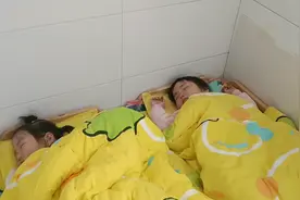 幼儿园小班孩子午休时间！🌹🌹🌹