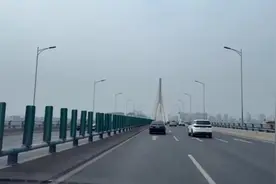 沿渝蓉高速公路到成都，途径大足视频封面