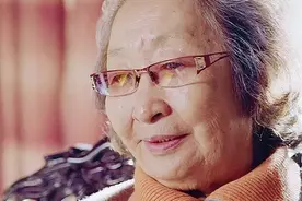句句不提爱，却句句都是爱，这对老夫妻的爱情真的太感人了视频封面