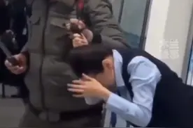 一机场发生人质劫持事件，52岁拳手主动替换人质！并徒手制服歹徒视频封面