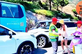 完整视频来了！崂山路虎女事件背后真相，一次看个够