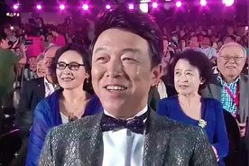 如果有人当众说你丑，应该怎么办，看他是如何高情商回怼的