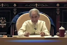 南老师学生的报告，关于东西方教育的巨大差别，令人反思视频封面