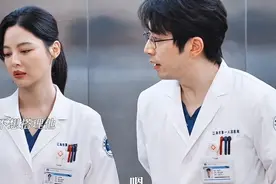 两人互相看不上眼偏偏因而生情＃仁心俱乐部＃白客＃辛芷蕾视频封面