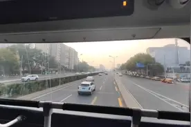 乘座北京300外快公交赏景视频封面