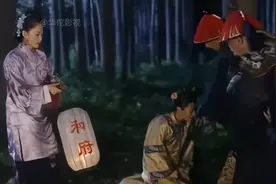 乾隆赦免了和珅操控科举舞弊之事，随后将他与王杰一起流放到西域视频封面