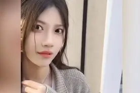 当我故意手上戴个皮筋，看女友的反应