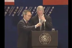 1998年克林顿访华北京大学演讲片段1，演讲双方针尖对麦芒。视频封面