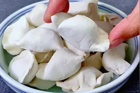 煮冻饺子，冷水和开水下锅都不对，教你正确做法，和现包一样好吃