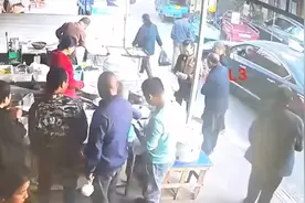 11月6日，湖北天门，九真镇一地液化煤气罐泄漏爆炸！