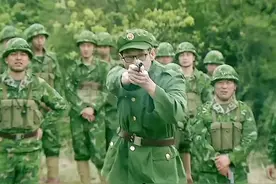 一个文艺兵竟然有如此胆魄，大队长也很佩服他，真是天生的特种兵视频封面