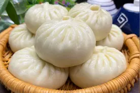 用白菜包包子，原来这么好吃，教你调馅秘方，皮软馅多太香了