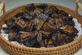 分享江西特产茄子干的制作全过程，香辣甜咸味道很独特，你吃过吗