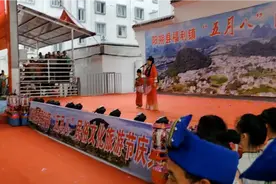 黄婉秋的女儿和孙女在阳朔福利庆五八节活动演唱视频封面