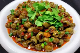 炒螺蛳时，切记别直接下锅炒，教你饭店技巧，香辣入味好吃又解馋视频封面