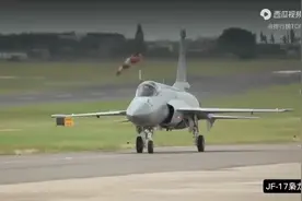 伊拉克和阿塞拜疆各买12架枭龙战斗机，外国网友评论视频封面