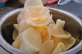 妈妈说：只要我好好听话，给她帮忙就给我做好吃的，哈哈哈😘😘