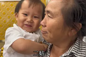 小店今天真热闹！小侄女来看姑姑，太可爱了，依依不舍离开视频封面
