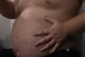 撑大肚子视频封面