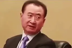 王思聪直言：我爸没那么有文化！王健林的回应太真实了，格局太高视频封面