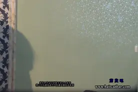 美女剪锅盖再剃光头视频封面