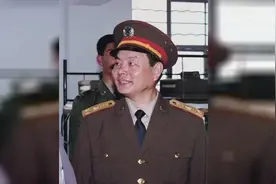 1994年，42集团军参与了驻港部队的组建工作，军长后来去了哪里？视频封面
